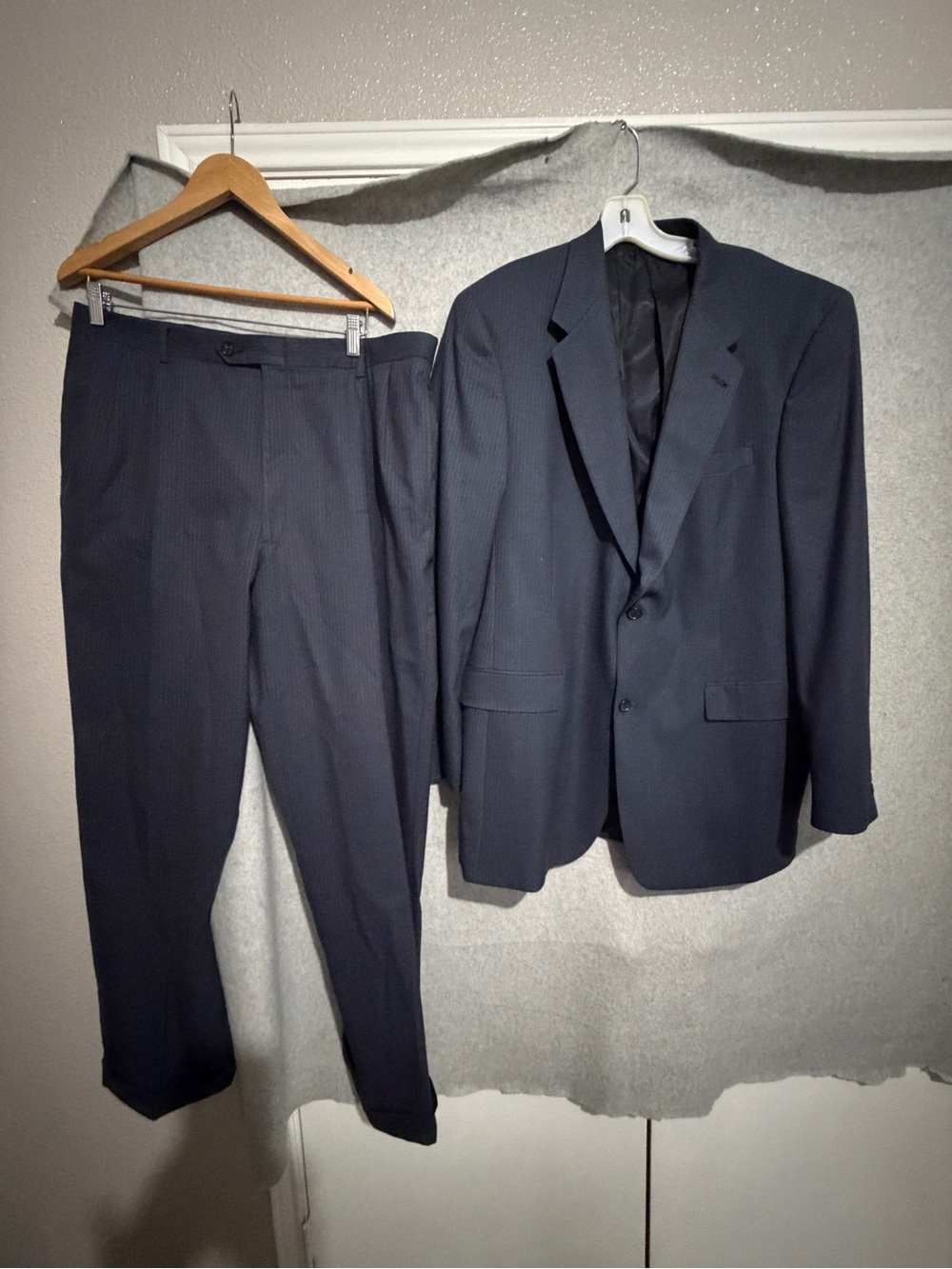Austin Reed Men's Navy Pinstripe 2PC Suit Jacket & Trousers 44L